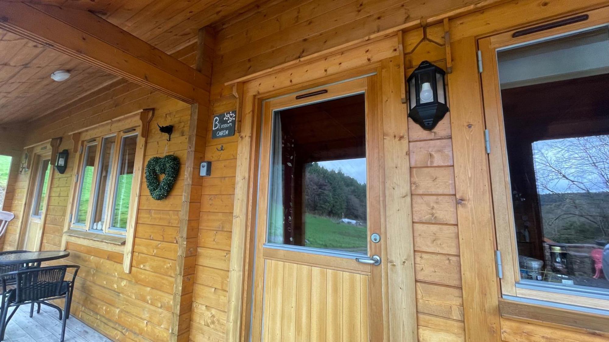 Blossom Cabin - Little Log Cabin In Wales Newtown (Powys) Exterior foto